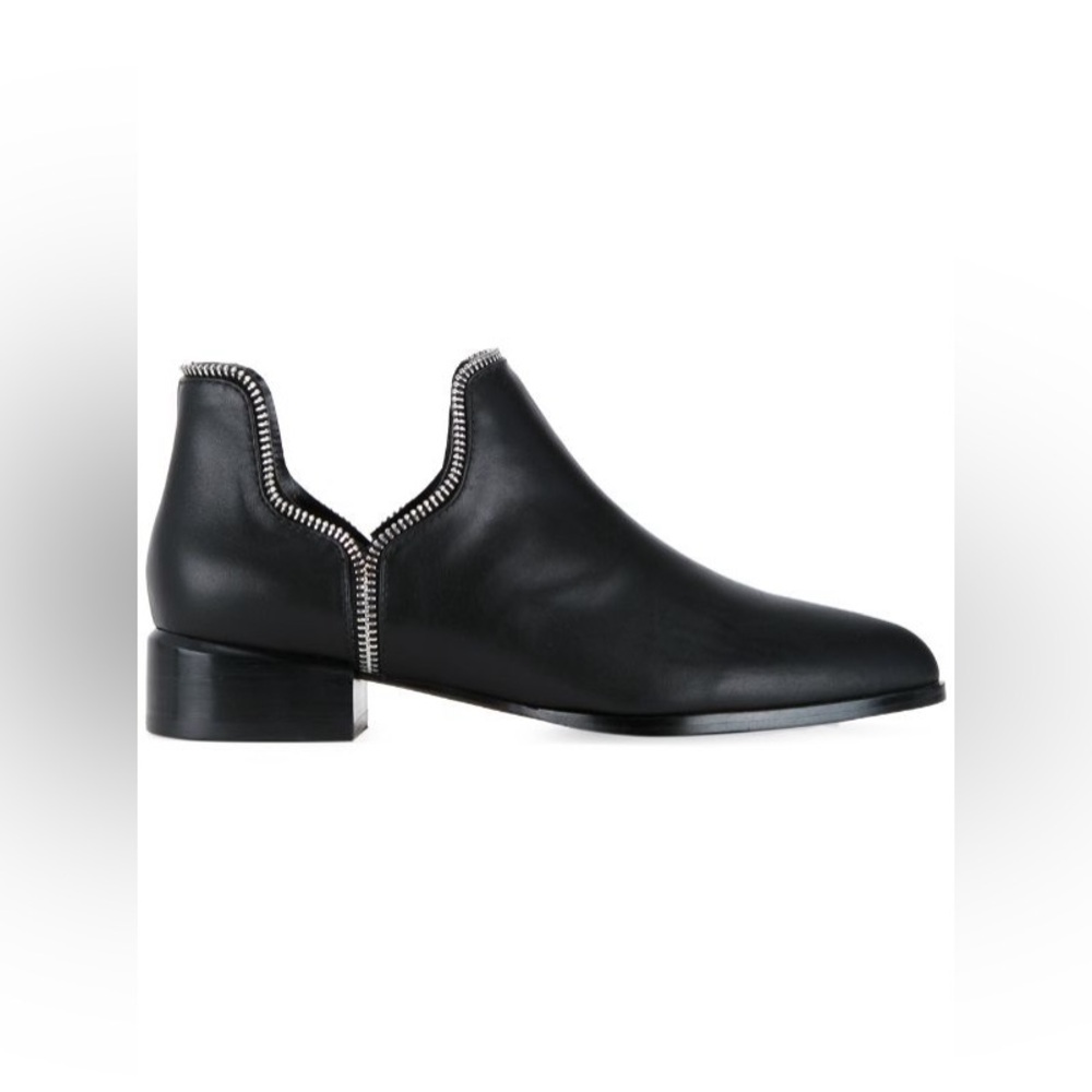 EUC Senso Bailey Black Leather Zipper Trim Ankle Booties sz 35 (5.5)